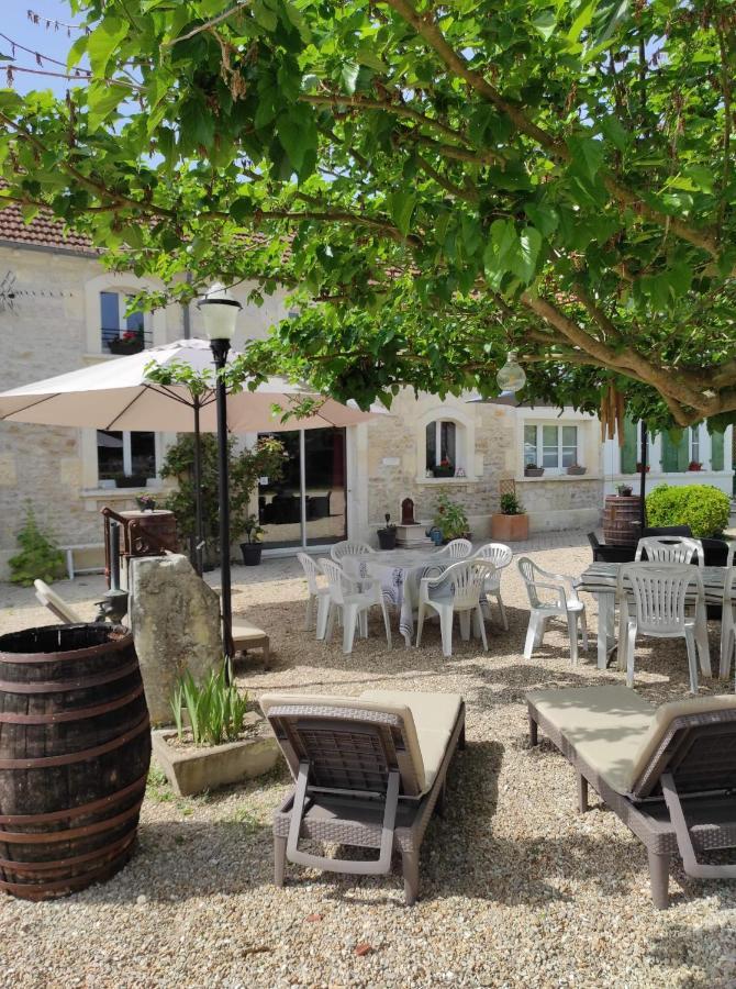 Bed and Breakfast L'Entre Deux Vignes Brizambourg Экстерьер фото